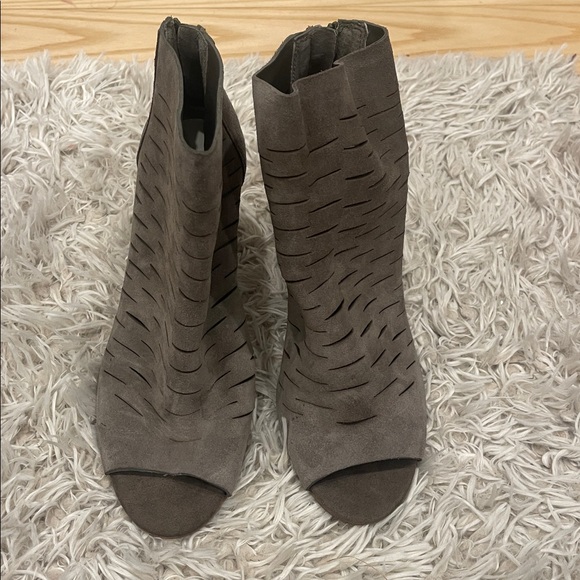 1. State Taupe Suede Ankle Booties brand new women’s 7.5 - Picture 2 of 12